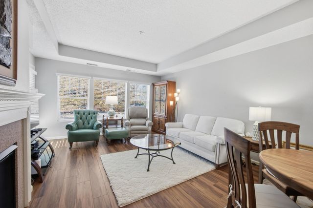 3800 85th Avenue N 117, Brooklyn Park, MN 55443