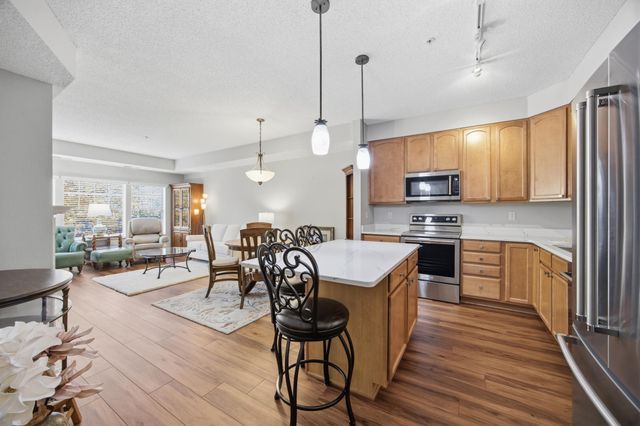 3800 85th Avenue N 117, Brooklyn Park, MN 55443