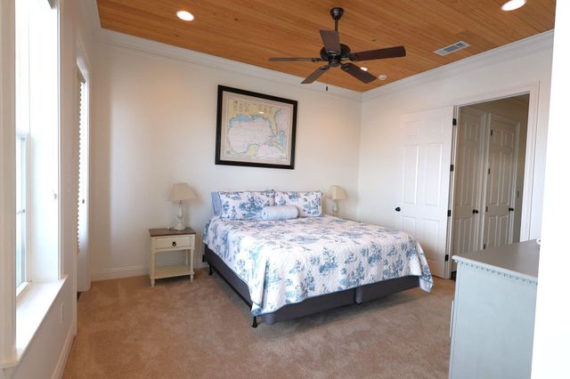 131 Melancon St, Golden Meadow, LA 70357