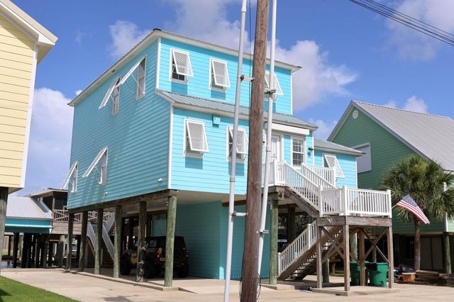 131 Melancon St, Golden Meadow, LA 70357