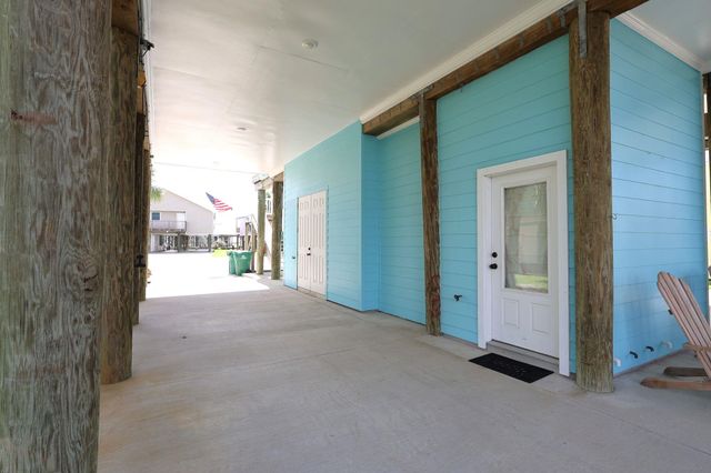 131 Melancon St, Golden Meadow, LA 70357