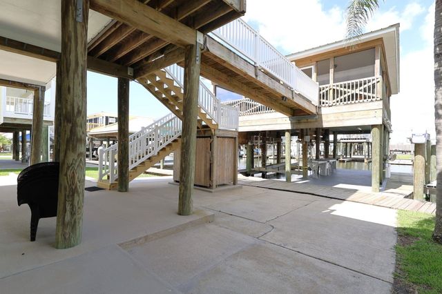 131 Melancon St, Golden Meadow, LA 70357