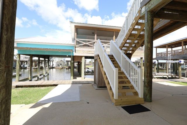 131 Melancon St, Golden Meadow, LA 70357