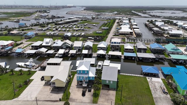 131 Melancon St, Golden Meadow, LA 70357