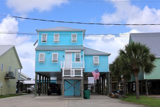 131 Melancon St, Golden Meadow, LA 70357