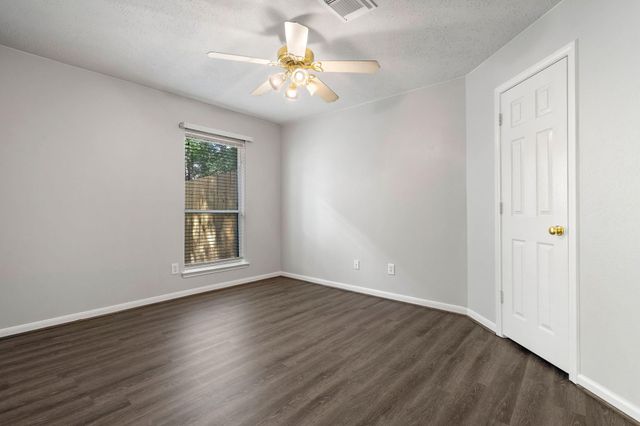19 Terrell Trail Court, Conroe, TX 77385