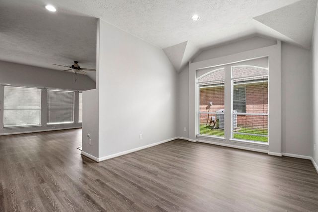 19 Terrell Trail Court, Conroe, TX 77385
