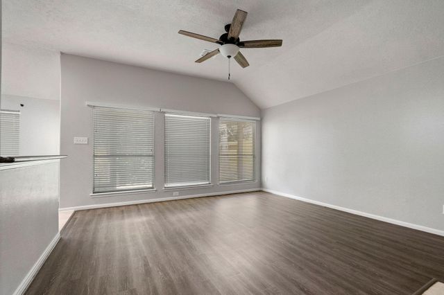 19 Terrell Trail Court, Conroe, TX 77385