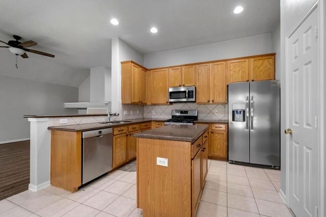 19 Terrell Trail Court, Conroe, TX 77385