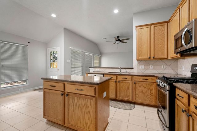 19 Terrell Trail Court, Conroe, TX 77385
