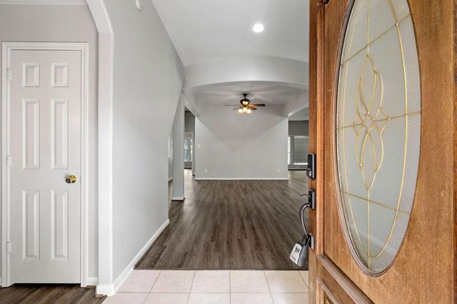 19 Terrell Trail Court, Conroe, TX 77385
