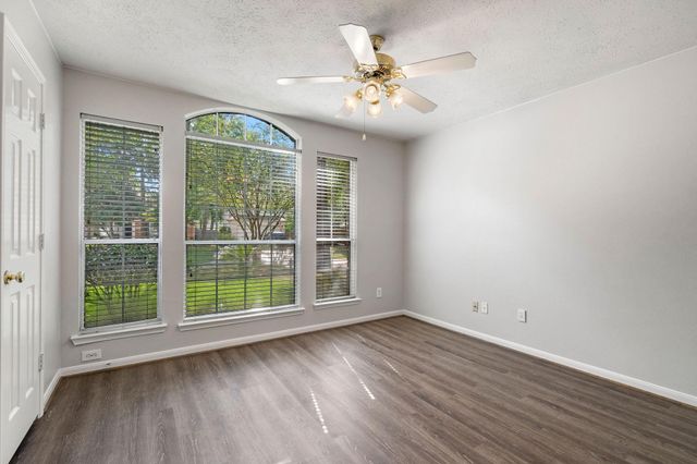 19 Terrell Trail Court, Conroe, TX 77385