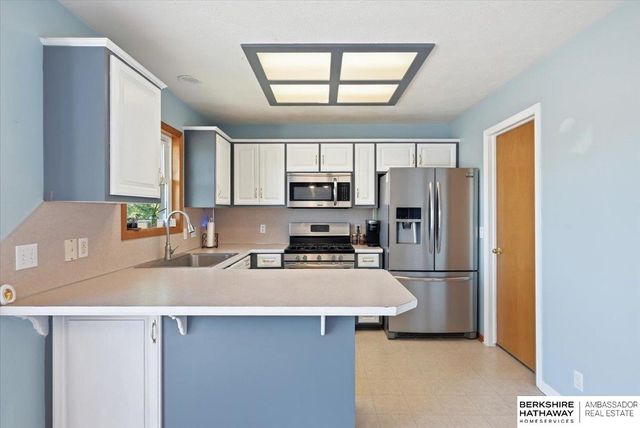 3506 Blackhawk Drive, Bellevue, NE 68123