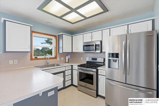 3506 Blackhawk Drive, Bellevue, NE 68123