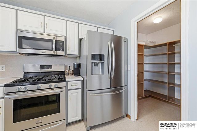 3506 Blackhawk Drive, Bellevue, NE 68123