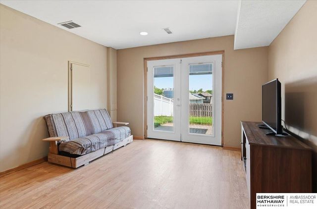 3506 Blackhawk Drive, Bellevue, NE 68123