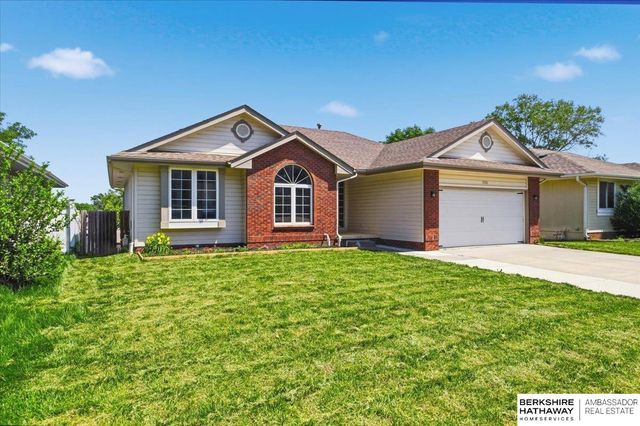 3506 Blackhawk Drive, Bellevue, NE 68123