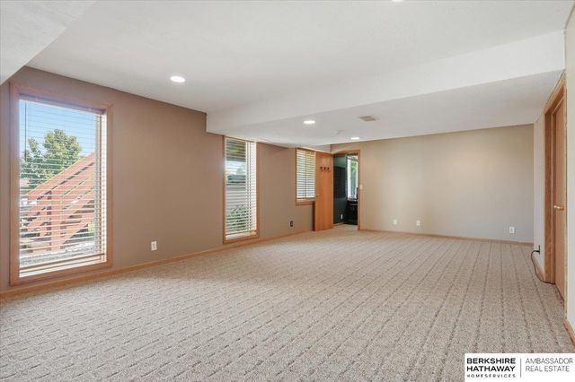 3506 Blackhawk Drive, Bellevue, NE 68123