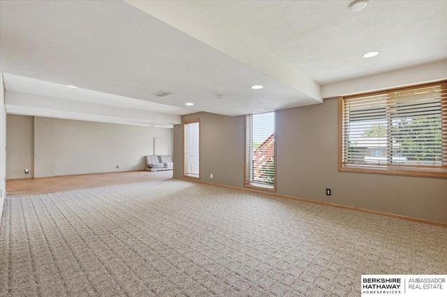 3506 Blackhawk Drive, Bellevue, NE 68123