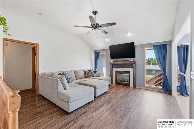 3506 Blackhawk Drive, Bellevue, NE 68123