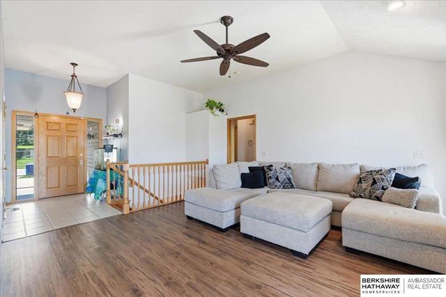 3506 Blackhawk Drive, Bellevue, NE 68123