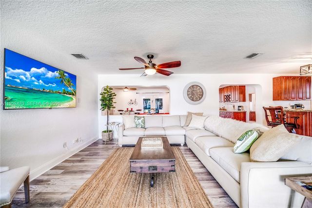 1230 NE 23rd Ct, Pompano Beach, FL 33064