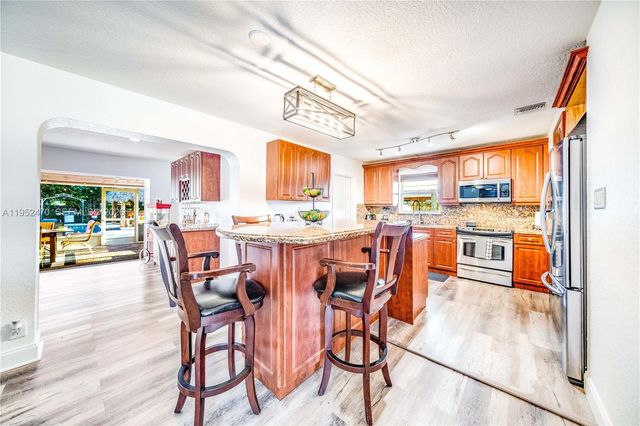 1230 NE 23rd Ct, Pompano Beach, FL 33064