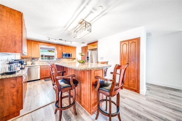 1230 NE 23rd Ct, Pompano Beach, FL 33064