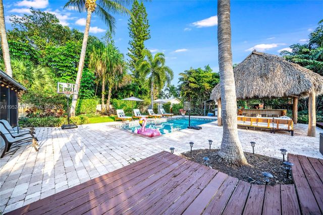 1230 NE 23rd Ct, Pompano Beach, FL 33064