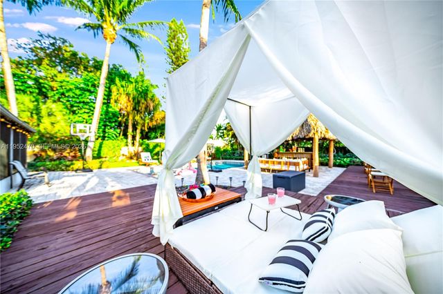 1230 NE 23rd Ct, Pompano Beach, FL 33064