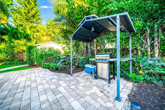 1230 NE 23rd Ct, Pompano Beach, FL 33064