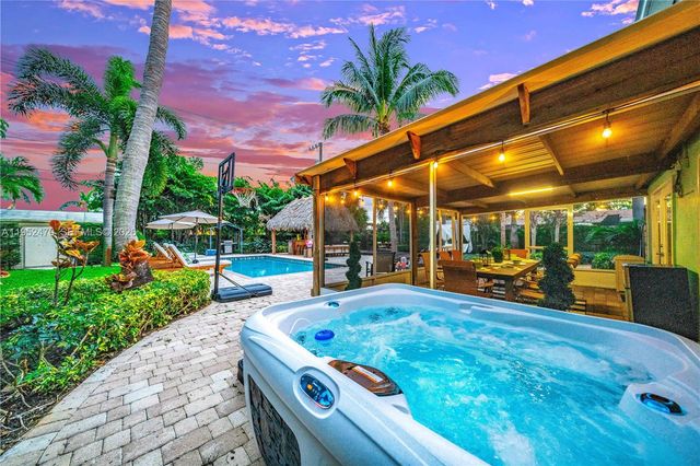 1230 NE 23rd Ct, Pompano Beach, FL 33064