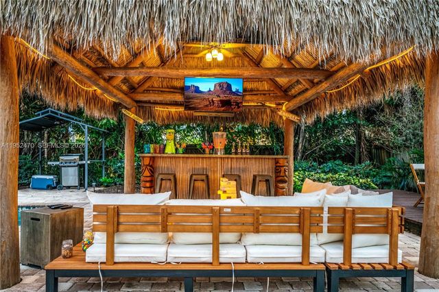 1230 NE 23rd Ct, Pompano Beach, FL 33064