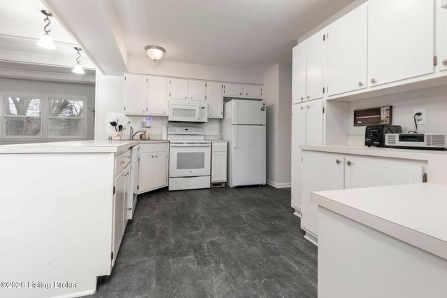 2611 Welsford Way, Louisville, KY 40242