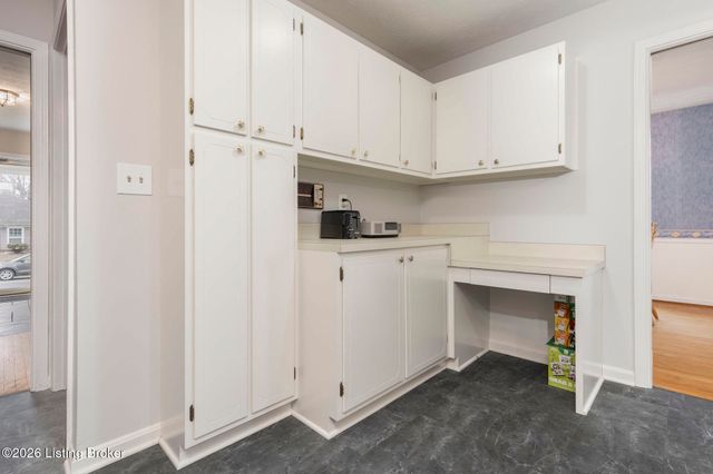 2611 Welsford Way, Louisville, KY 40242