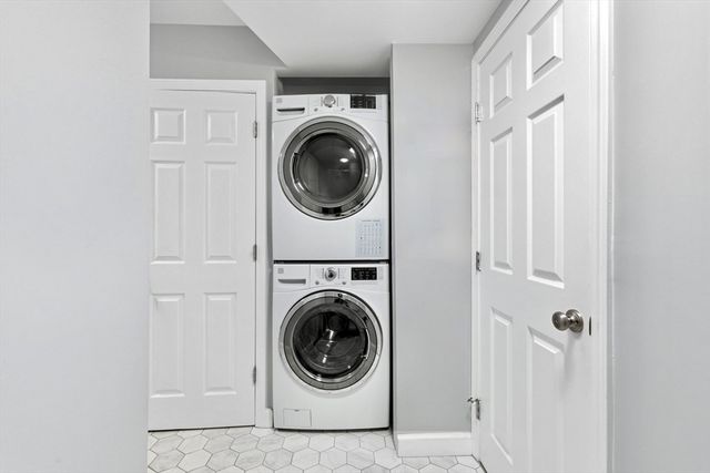 29 N Mead St 29, Boston, MA 02129