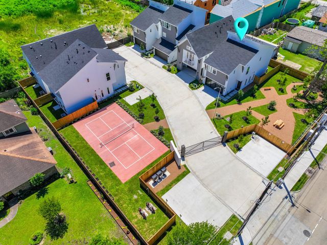 7613 Victory Reserve Street, Houston, TX 77088
