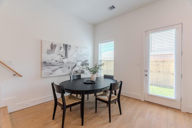 7613 Victory Reserve Street, Houston, TX 77088