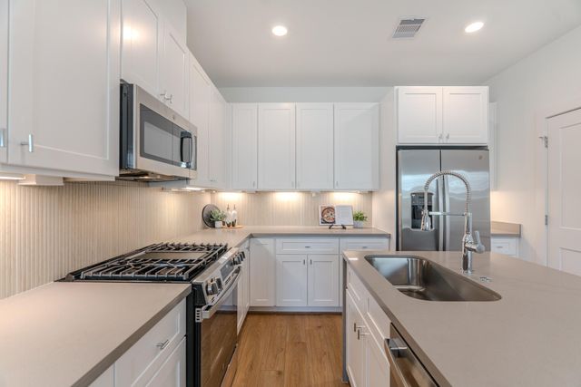 7613 Victory Reserve Street, Houston, TX 77088
