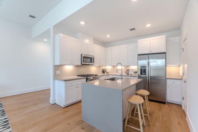 7613 Victory Reserve Street, Houston, TX 77088