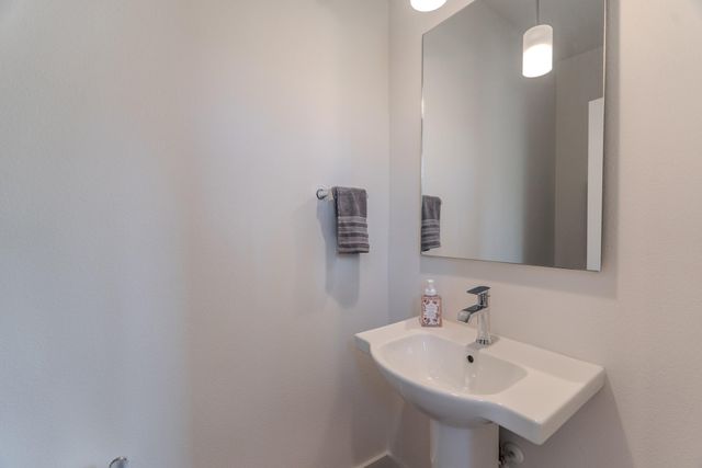7613 Victory Reserve Street, Houston, TX 77088