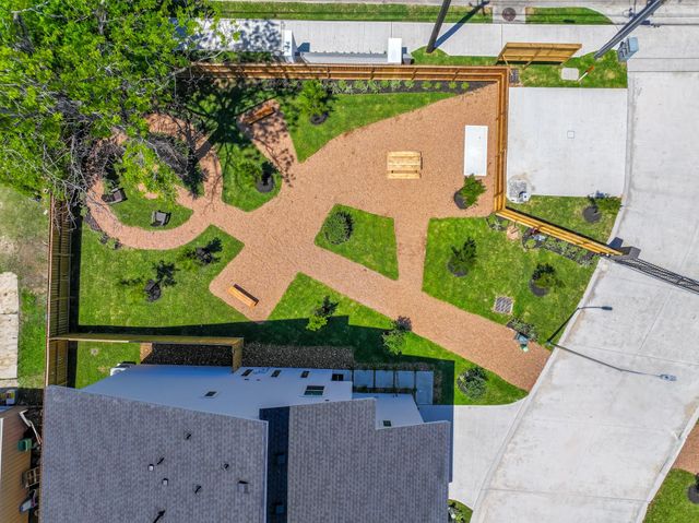 7613 Victory Reserve Street, Houston, TX 77088