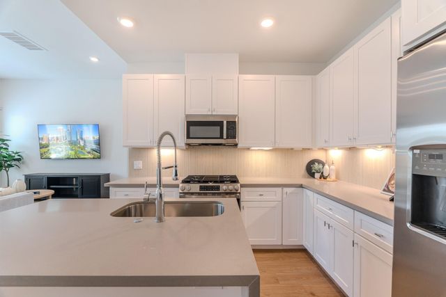 7613 Victory Reserve Street, Houston, TX 77088