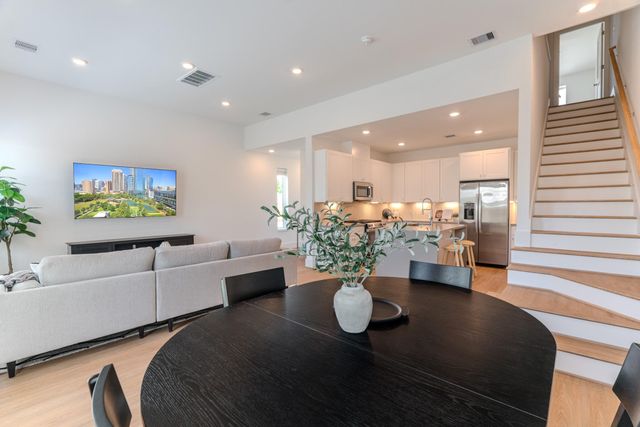 7613 Victory Reserve Street, Houston, TX 77088