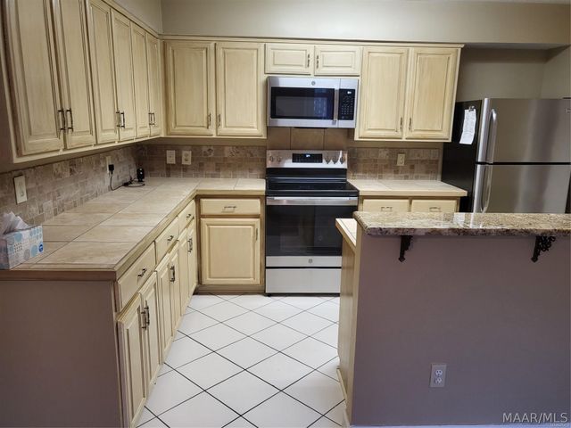 1516 Charleton Drive, Montgomery, AL 36106