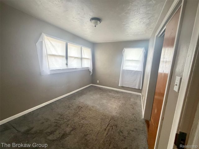 3005 Cherokee Avenue, Flint, MI 48507