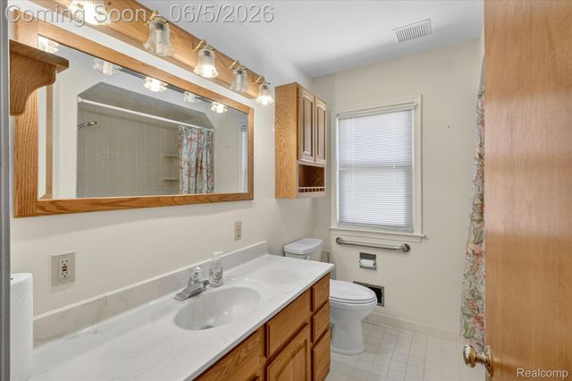 9825 Becker Avenue, Allen Park, MI 48101
