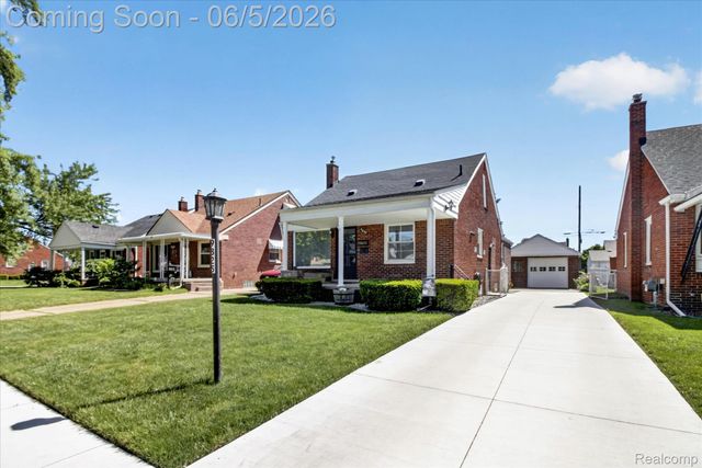9825 Becker Avenue, Allen Park, MI 48101