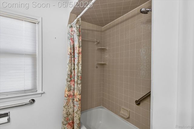 9825 Becker Avenue, Allen Park, MI 48101