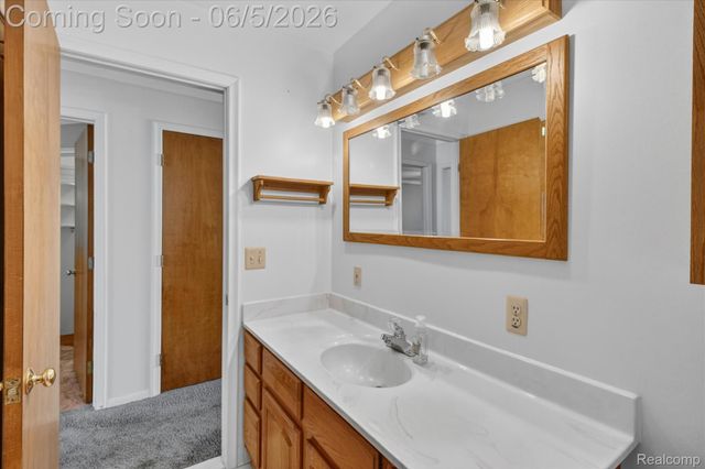 9825 Becker Avenue, Allen Park, MI 48101